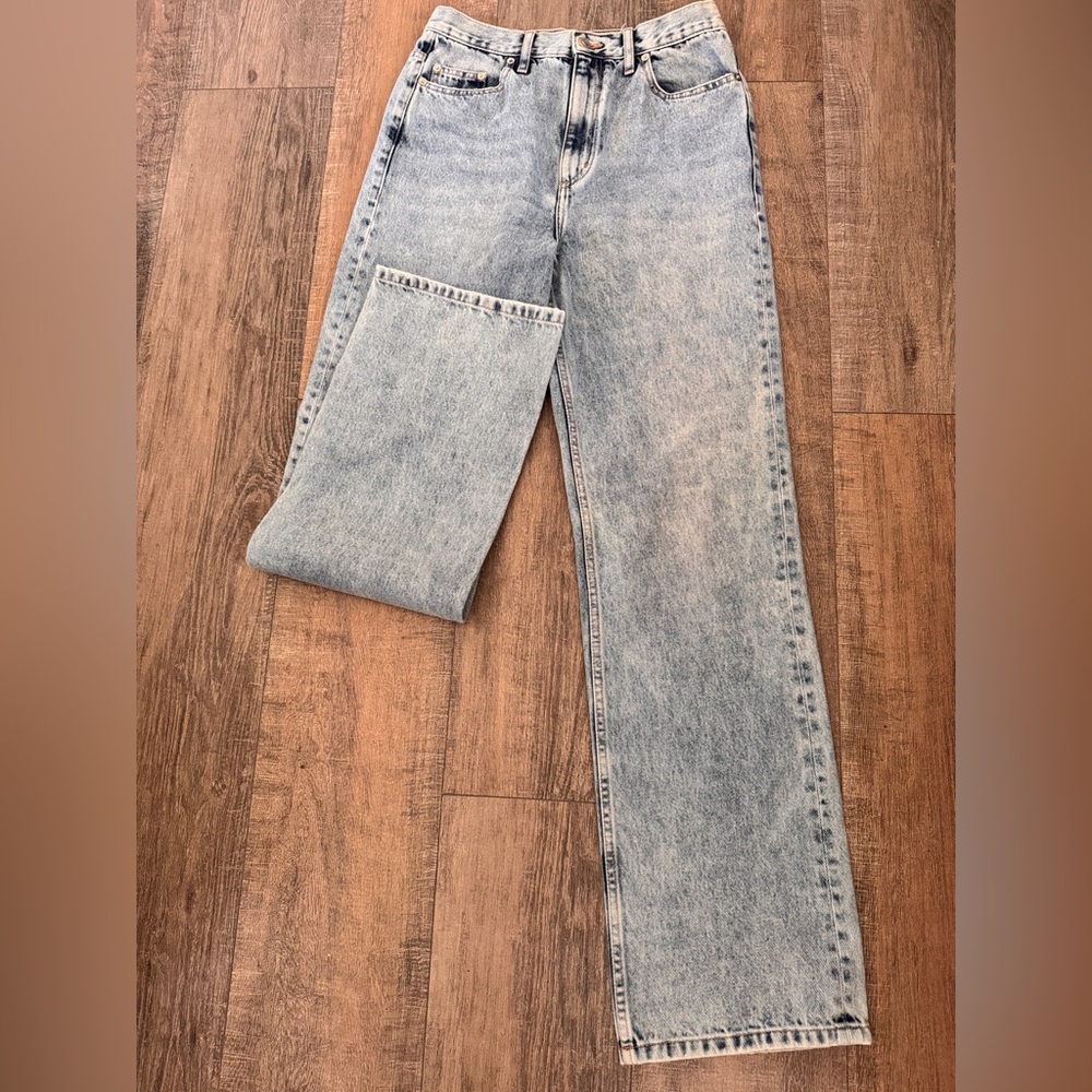 Women's Straight Leg Jeans - Light Blue